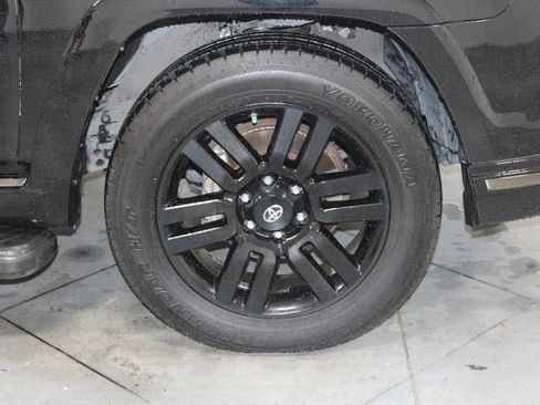 Used 2021 Toyota 4Runner Nightshade image 13