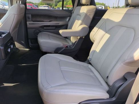 Used 2019 Ford Expedition Limited w/ Equipment Group 302A AWD/4WD image 30