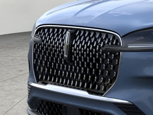 New 2026 Lincoln Aviator AWD image 17