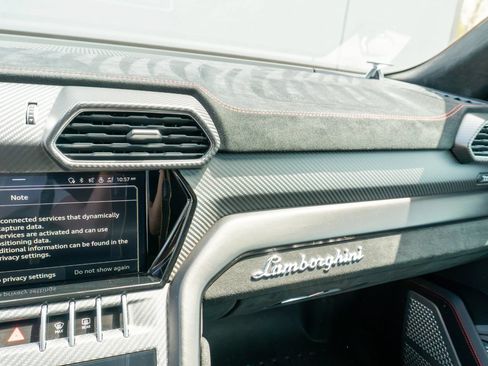 Used 2023 Lamborghini Urus Performante AWD/4WD image 65