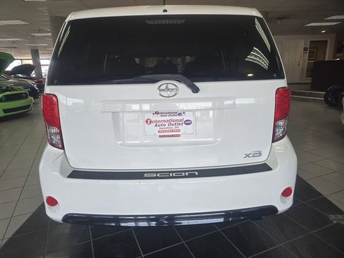 Used 2014 Scion xB image 5