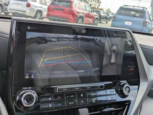 Certified 2021 Toyota Highlander Platinum image 24