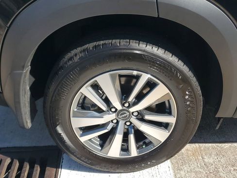 Certified 2025 Nissan Pathfinder SL FWD image 7