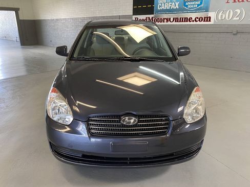 Used 2010 Hyundai Accent GLS FWD image 2