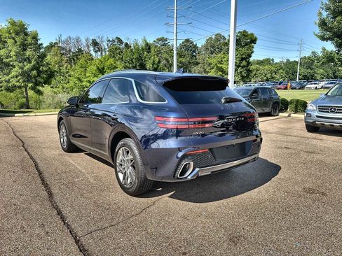 Used 2025 Genesis GV70 2.5T AWD/4WD image 6