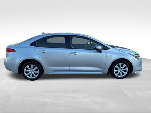 Used 2025 Toyota Corolla LE FWD image 7