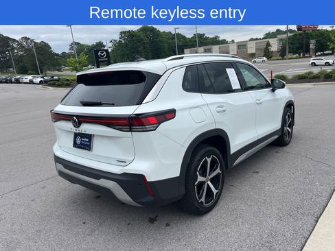 Certified 2025 Volkswagen Tiguan SE AWD/4WD image 5