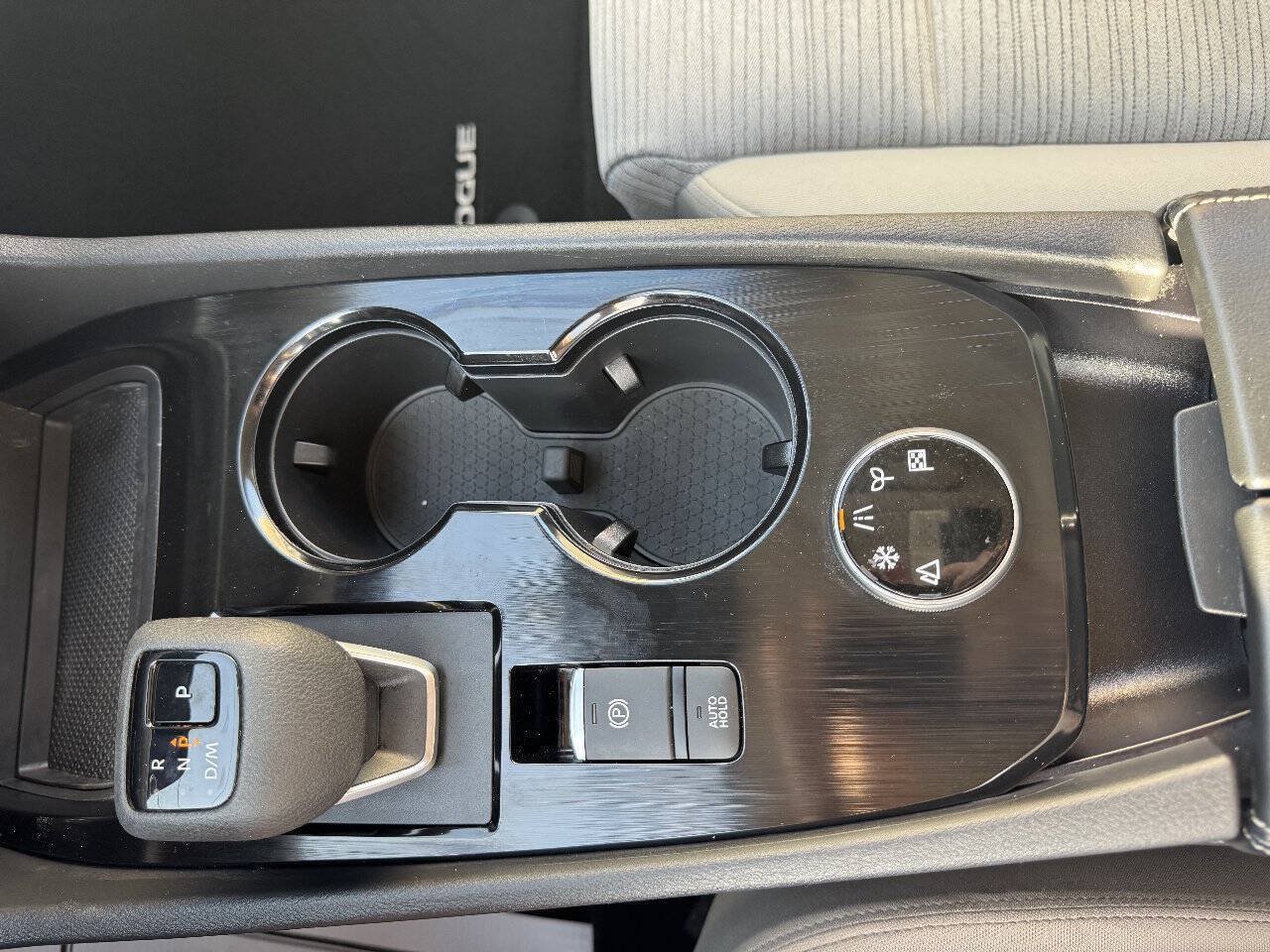 Used 2023 Nissan Rogue SV AWD/4WD image 25