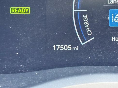 Used 2025 Toyota Camry LE w/ Convenience Package FWD image 29