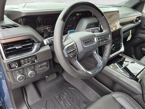 New 2026 GMC Yukon XL Denali w/ Advanced Technology Package AWD/4WD image 3