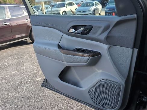 Used 2019 GMC Acadia SLE image 21