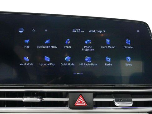 Used 2024 Hyundai Elantra Limited FWD image 14
