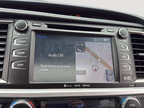 Used 2019 Toyota Highlander XLE image 34