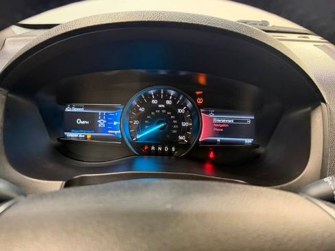 Used 2018 Ford Explorer Limited w/ Equipment Group 301A AWD/4WD image 9