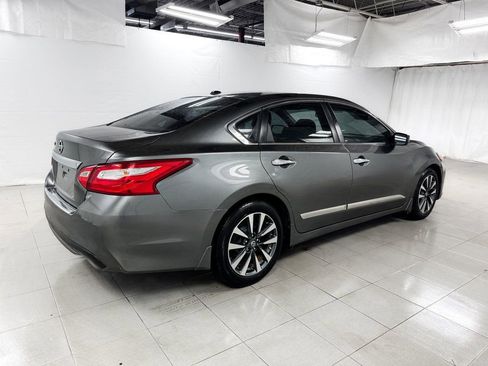 Used 2017 Nissan Altima 2.5 SV FWD image 6