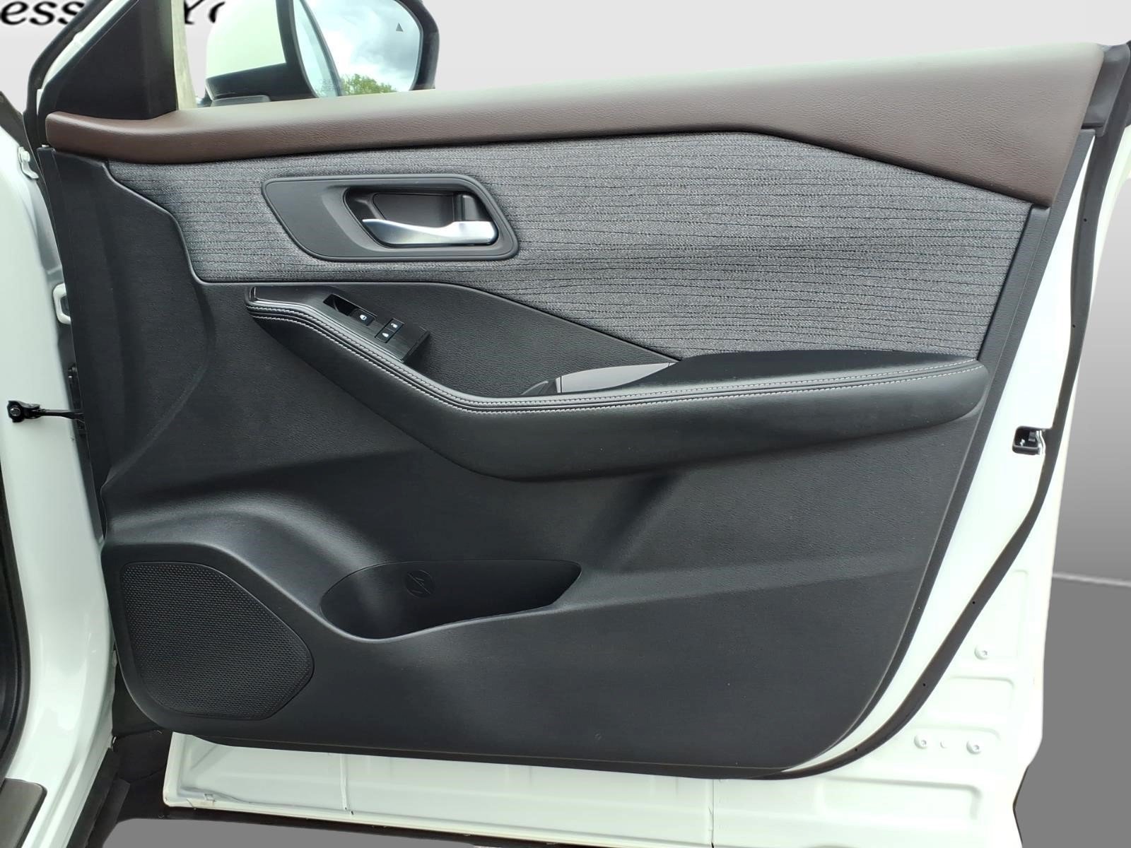 Certified 2023 Nissan Rogue SV AWD/4WD image 28