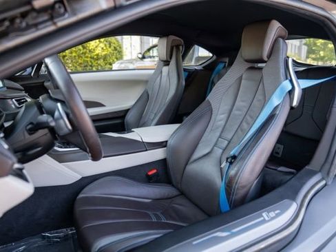 Used 2020 BMW i8 Coupe AWD/4WD image 48