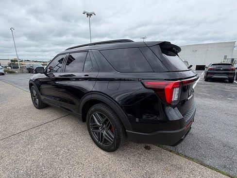 Used 2025 Ford Explorer ST-Line w/ Premium Package AWD/4WD image 5