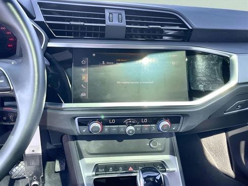 Used 2025 Audi Q3 2.0T Premium image 6
