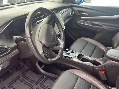 Used 2023 Chevrolet Bolt EUV LT w/ Convenience Package FWD image 11
