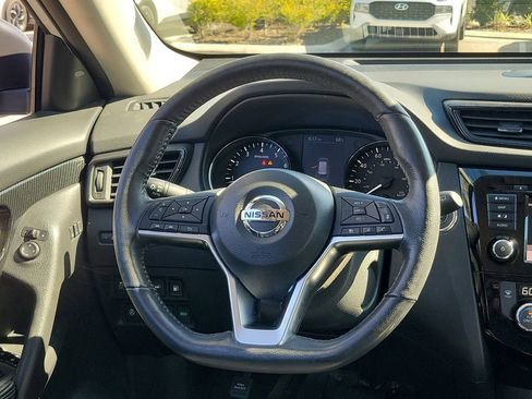 Used 2018 Nissan Rogue SL w/ Premium Package image 18