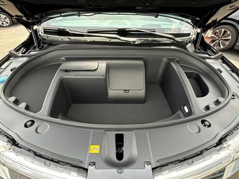 New 2025 VinFast VF 8 Plus AWD/4WD image 8