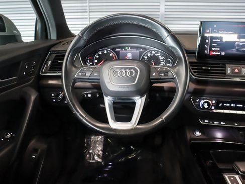 Used 2023 Audi Q5 2.0T Premium w/ Convenience Package image 18