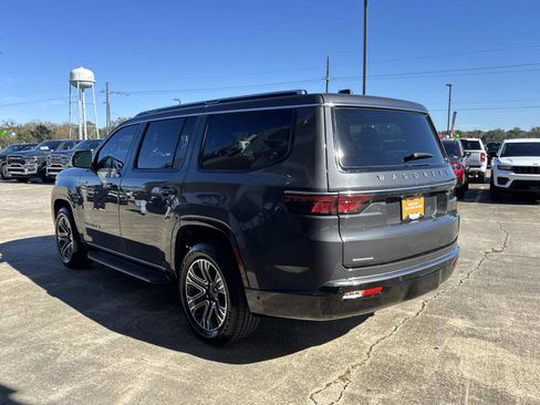 Used 2022 Jeep Wagoneer Series III w/ Convenience Group I image 5