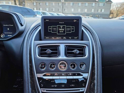 Used 2020 Aston Martin DB11 Coupe image 30