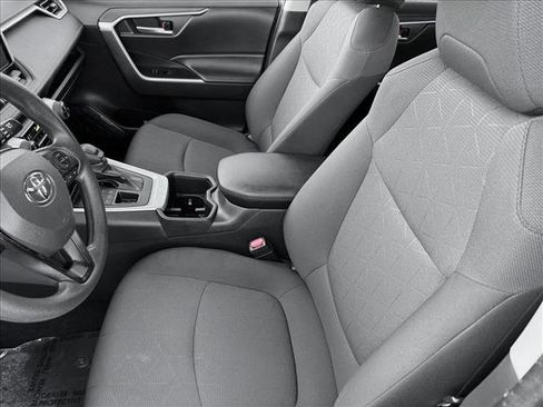 Used 2025 Toyota RAV4 XLE image 10
