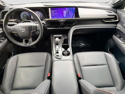 Used 2024 Toyota Crown Platinum image 15