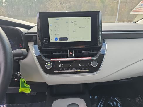 Used 2026 Toyota Corolla LE image 22