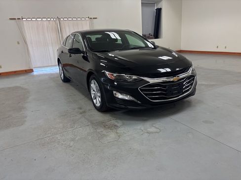 Used 2024 Chevrolet Malibu LT FWD image 2