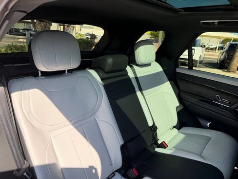 Used 2025 Land Rover Range Rover Sport Dynamic SE AWD/4WD image 8