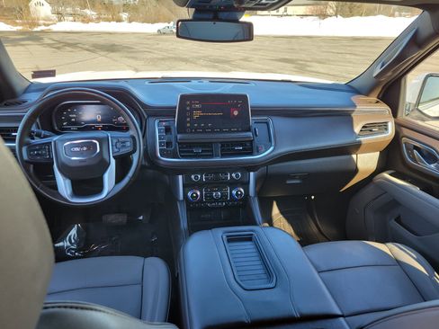 Certified 2023 GMC Yukon XL SLT w/ SLT Premium Package image 19