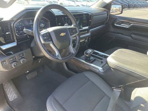 Used 2023 Chevrolet Silverado 1500 LT image 12