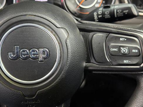Used 2018 Jeep Wrangler Sport AWD/4WD image 25