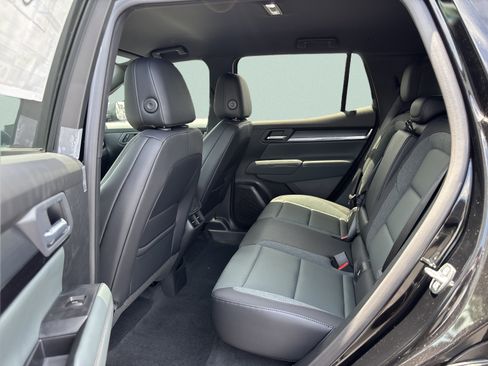 New 2026 GMC Terrain AT4 AWD/4WD image 16