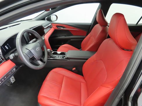 Used 2025 Toyota Camry XSE image 18