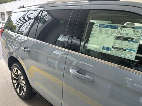 New 2025 Ford Expedition Platinum w/ Driver's Package image 12