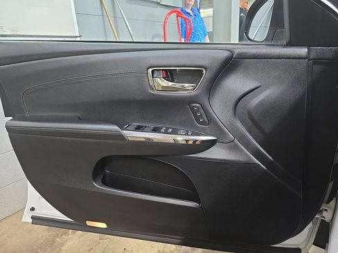 Used 2018 Toyota Avalon Touring w/ Carpet Mat Package FWD image 27