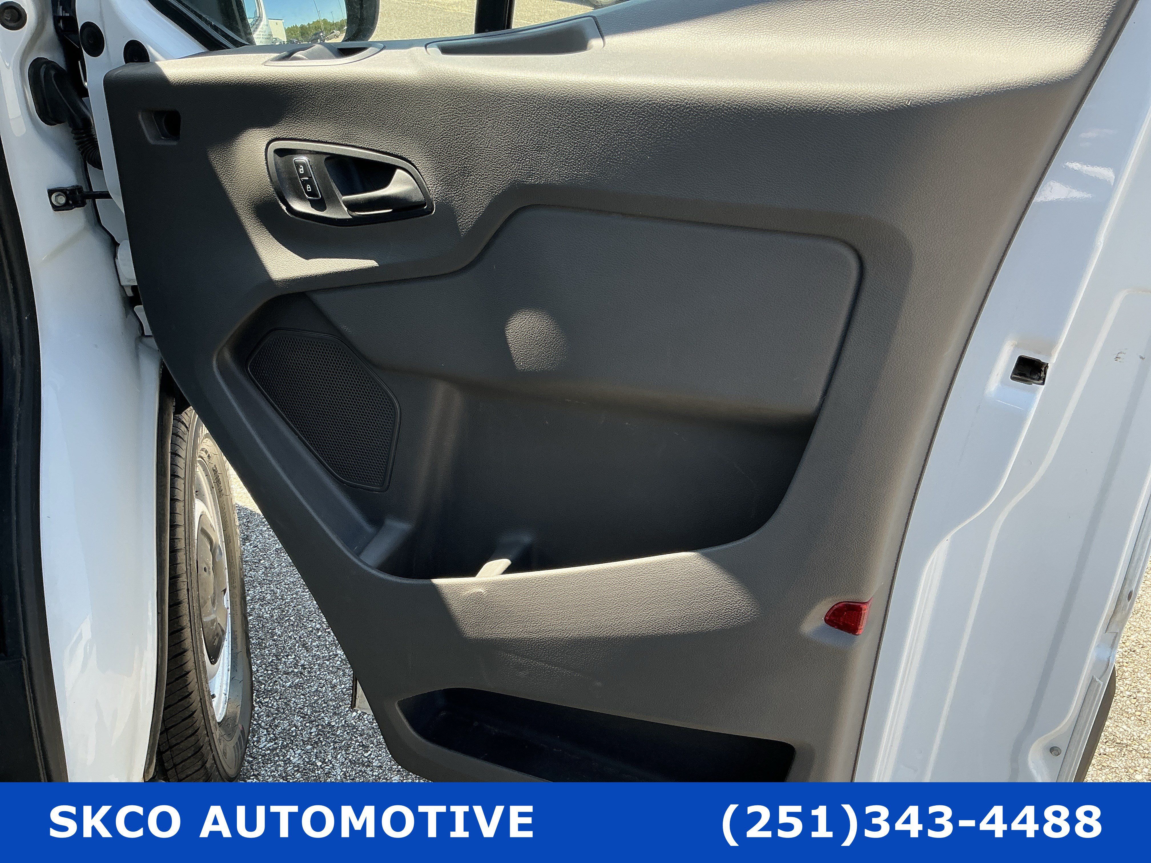 Used 2025 Ford Transit 250 148 Medium Roof RWD image 12