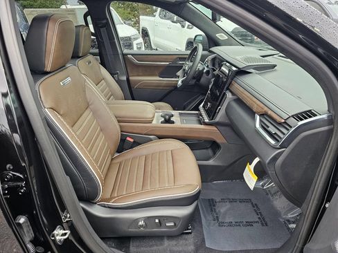 Used 2026 GMC Acadia Denali Ultimate AWD/4WD image 11