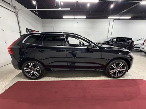 Used 2019 Volvo XC60 T5 Momentum w/ Multimedia Package AWD/4WD image 11