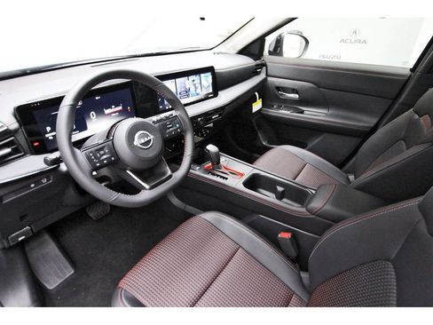 New 2026 Nissan Kicks SR w/ Cold Weather Package FWD image 12