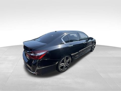 Used 2016 Honda Accord Touring image 13