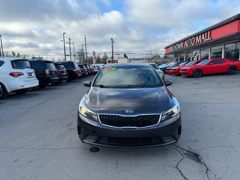 Used 2017 Kia Forte LX image 8