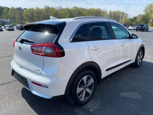 Used 2017 Kia Niro LX image 6