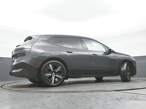 Used 2023 BMW iX xDrive50 w/ Sport Package image 32