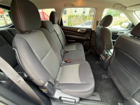 Used 2019 Nissan Pathfinder S AWD/4WD image 23